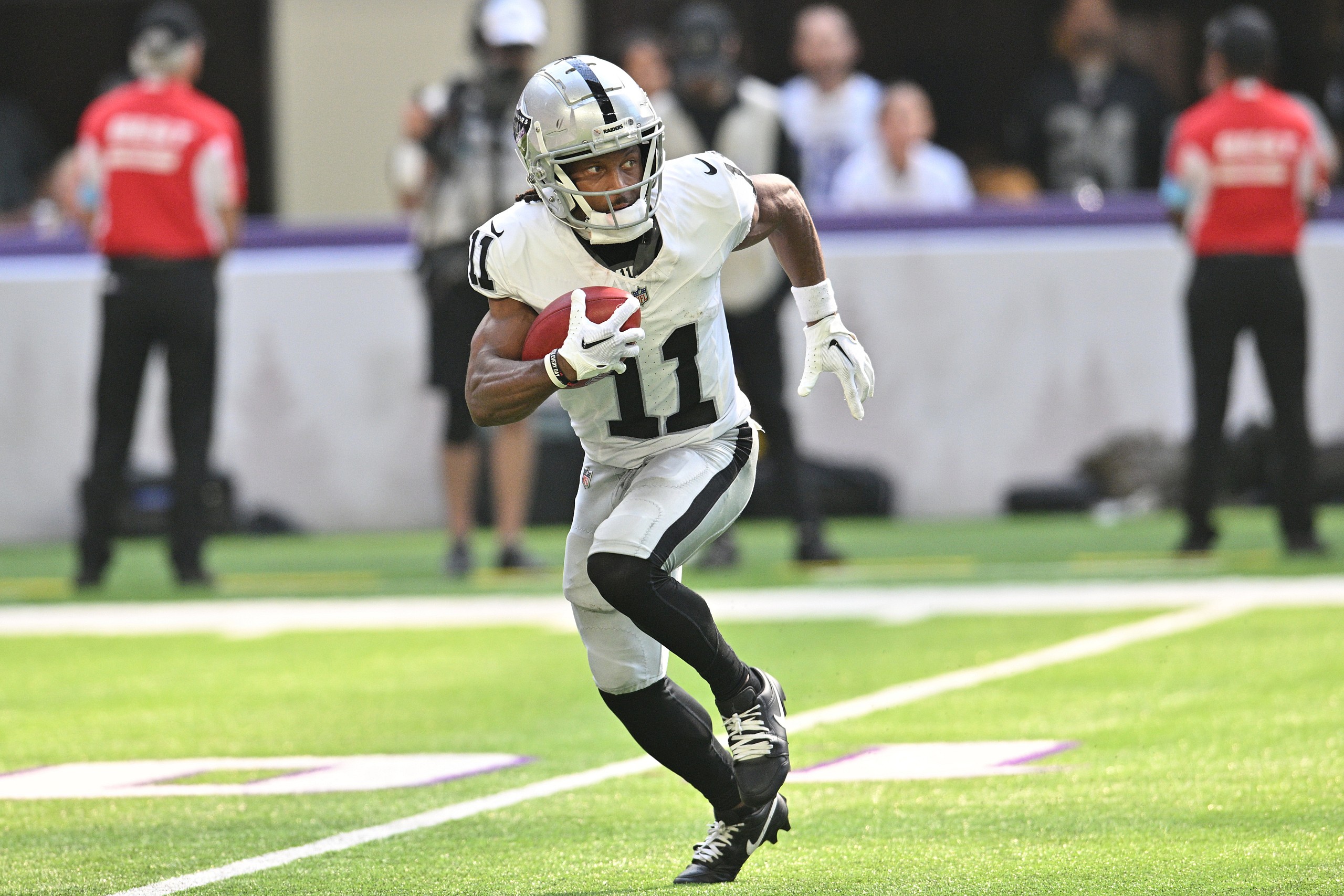 NFL: Las Vegas Raiders at Minnesota Vikings