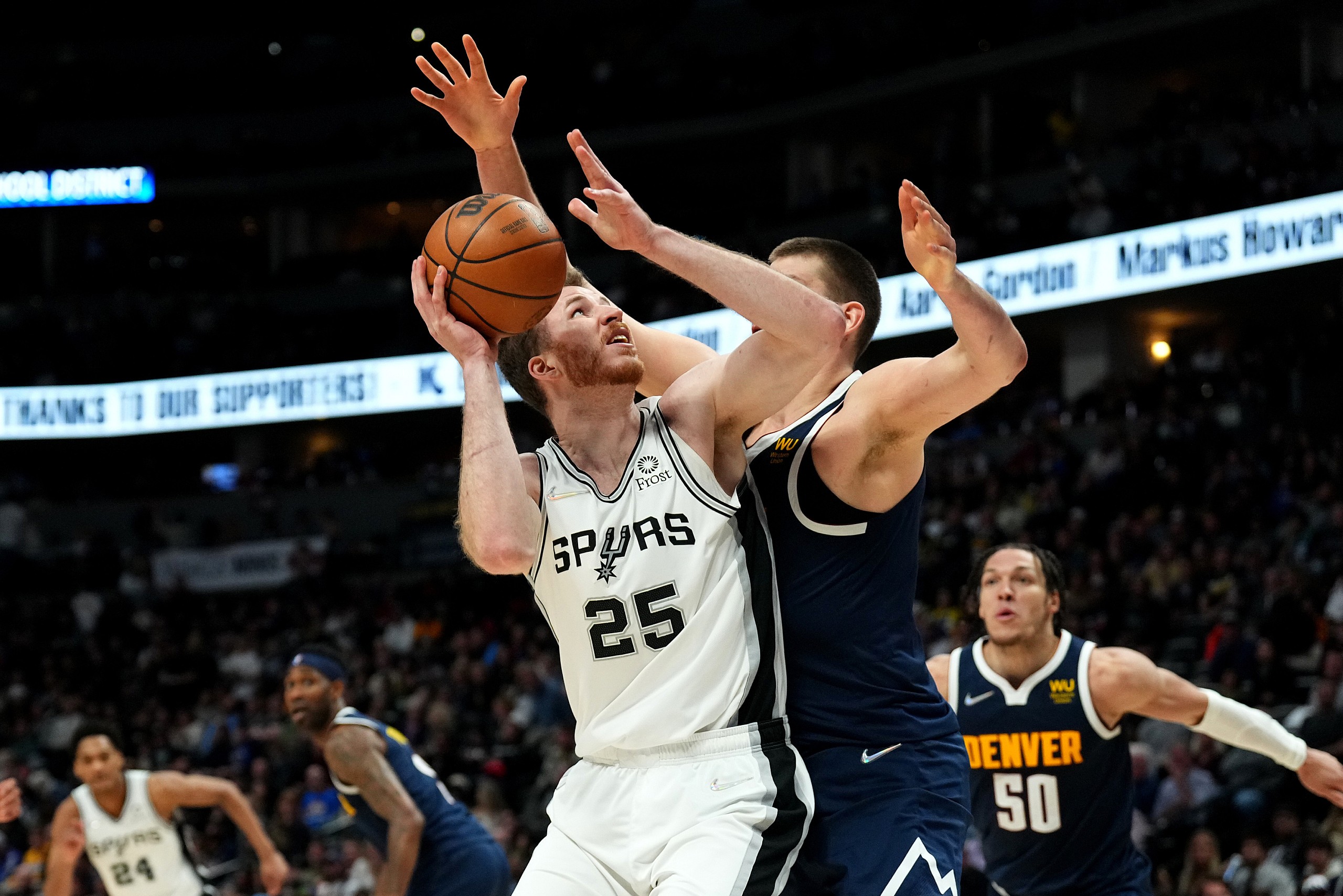 golden state warriors trade for jakob poeltl