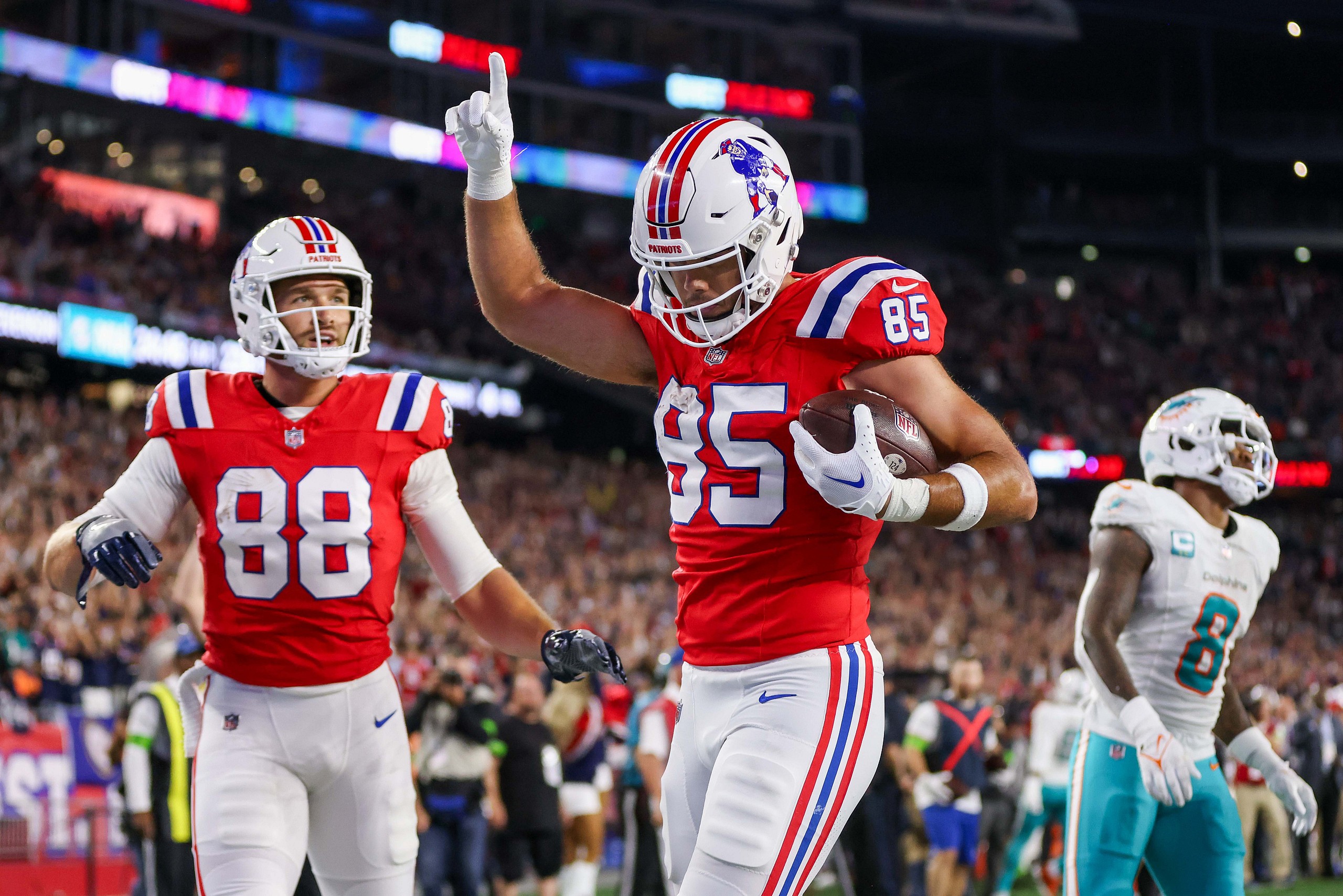 NFL: Miami Dolphins at New England Patriots