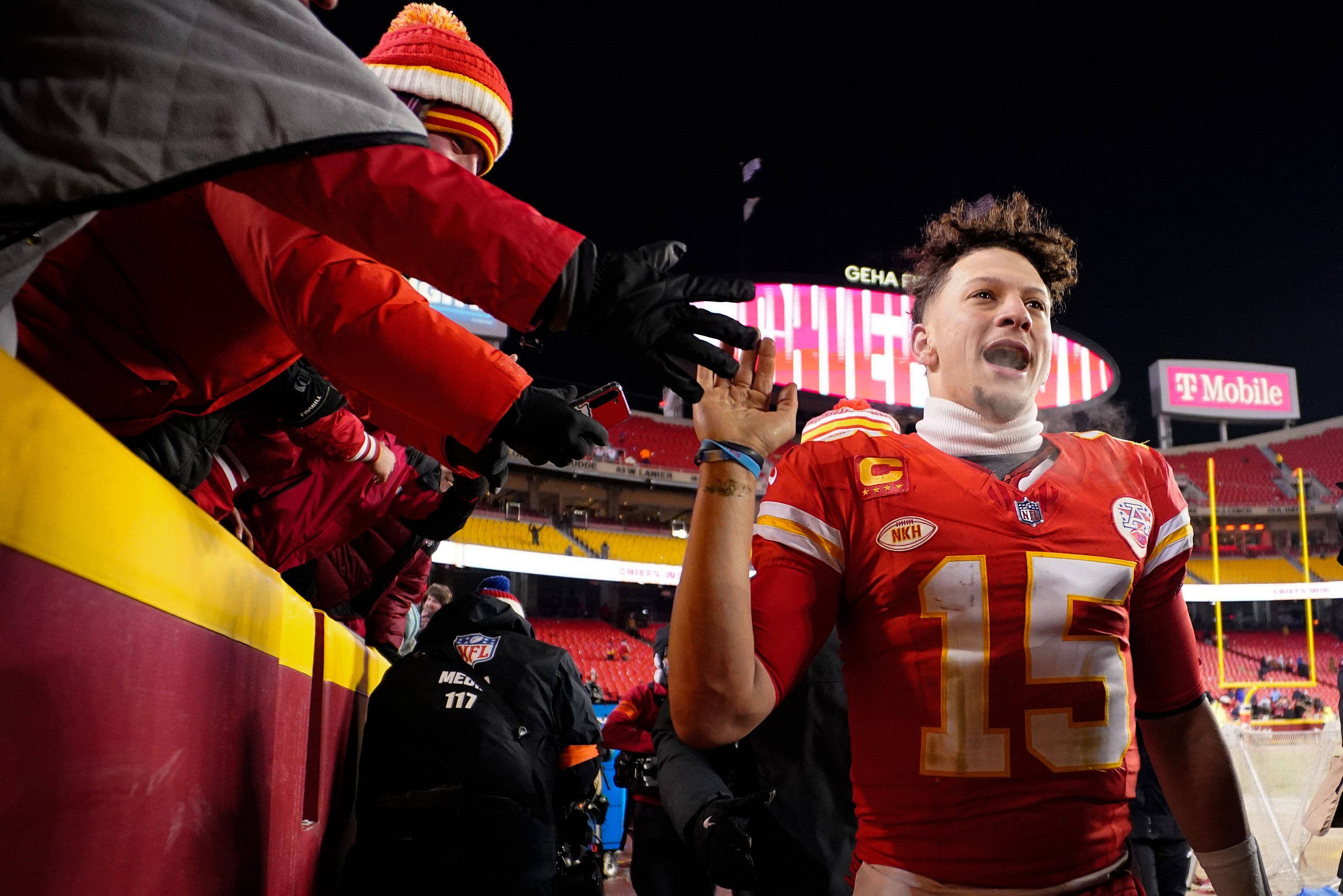 nfl picks agains the spread: kansas city chiefs over buffalo bills
