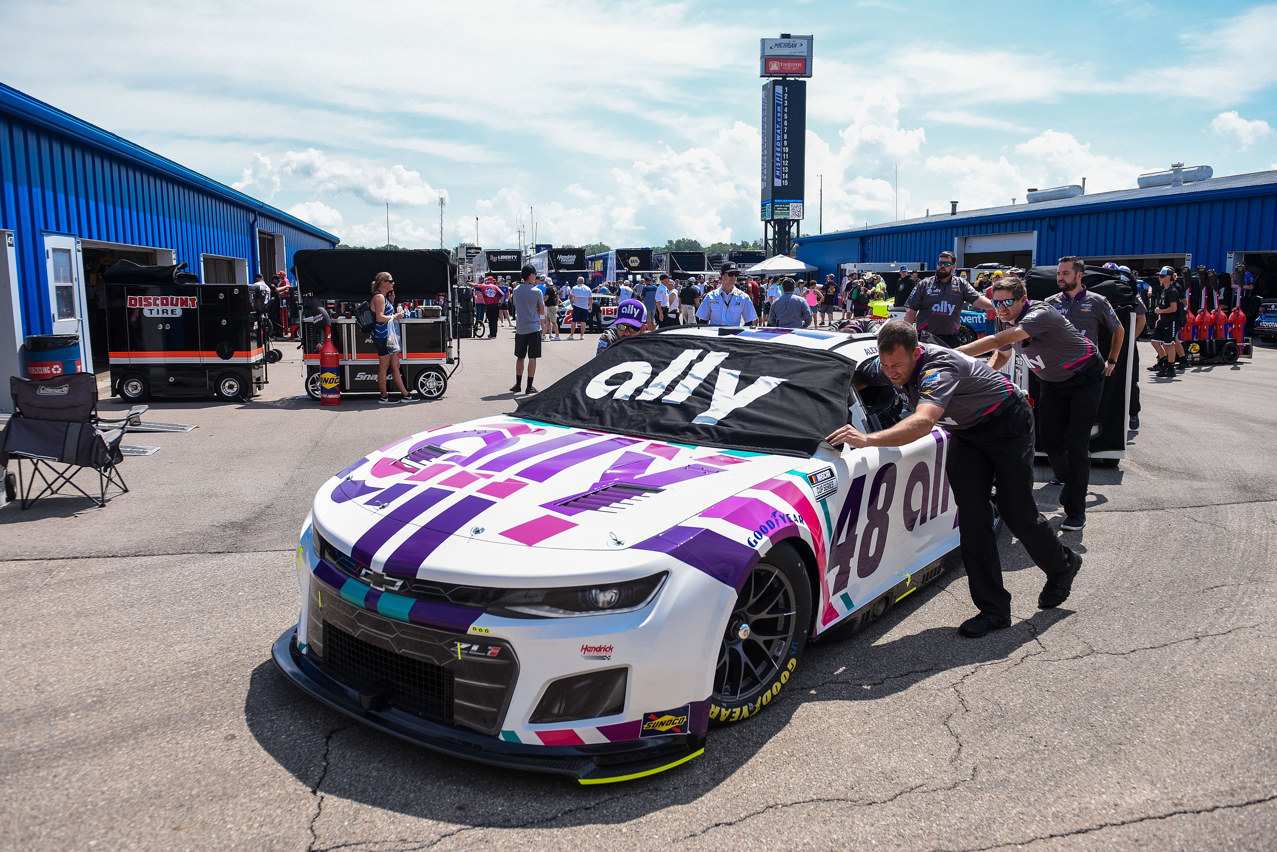 NASCAR: FireKeepers Casino 400/Hendrick Motorsports