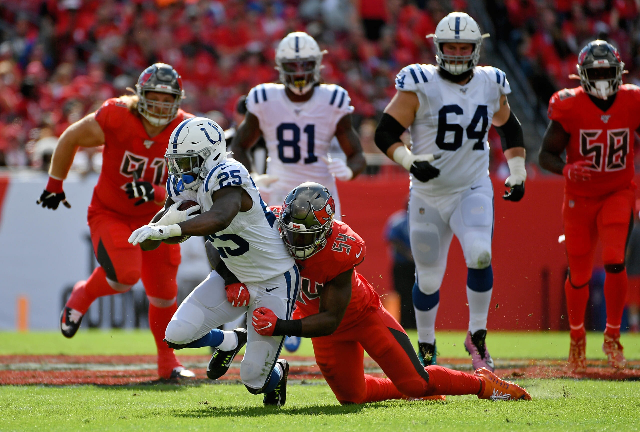 tampa bay buccaneers trade for marlon mack