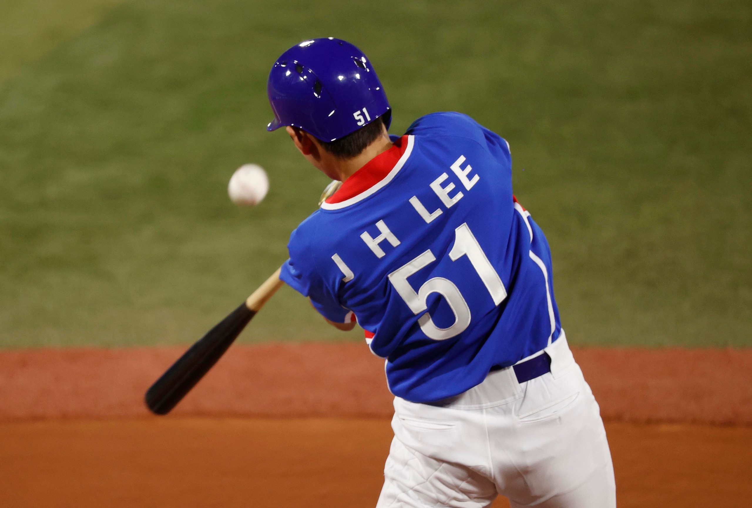 los angeles dodgers sign jung hoo lee