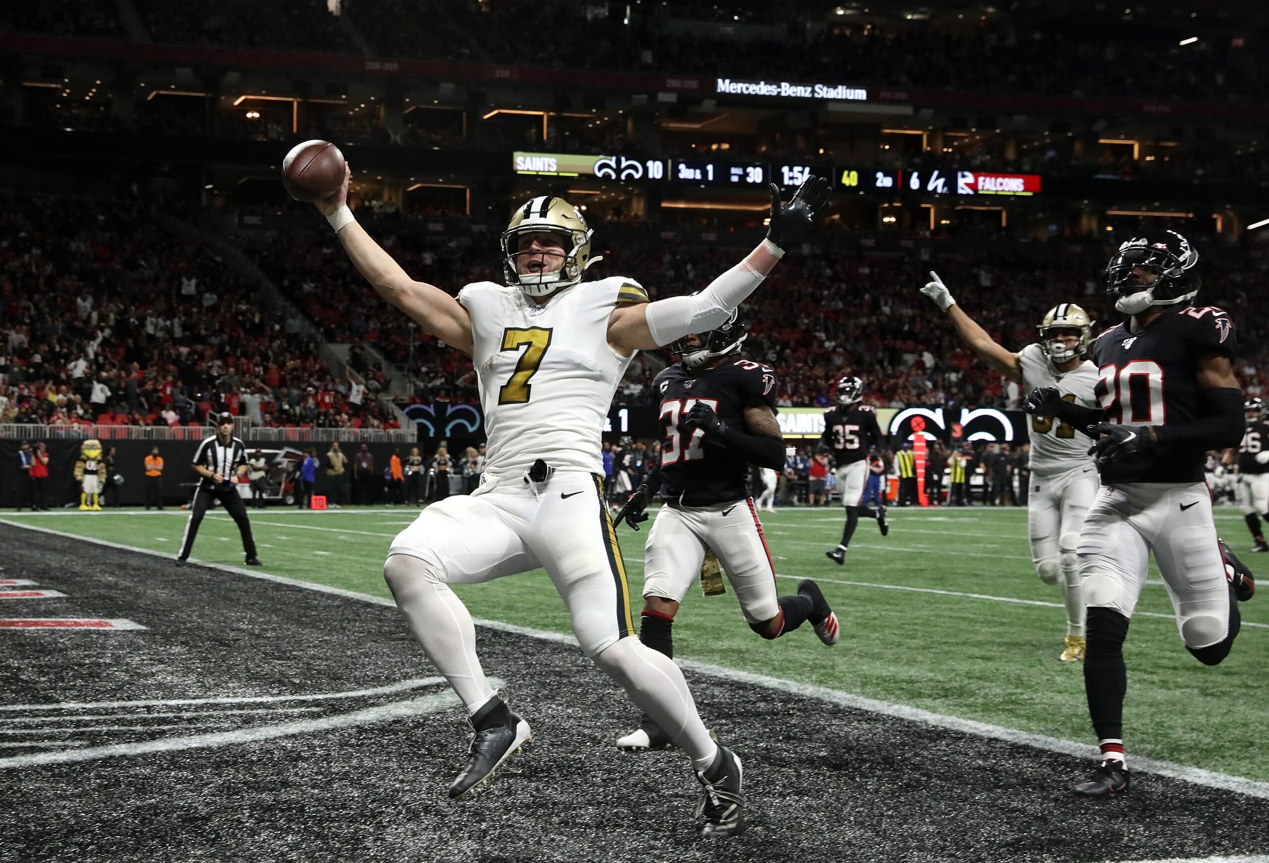 Jameis Winston vs. Taysom Hill: Full breakdown of New Orleans Saints QB competition