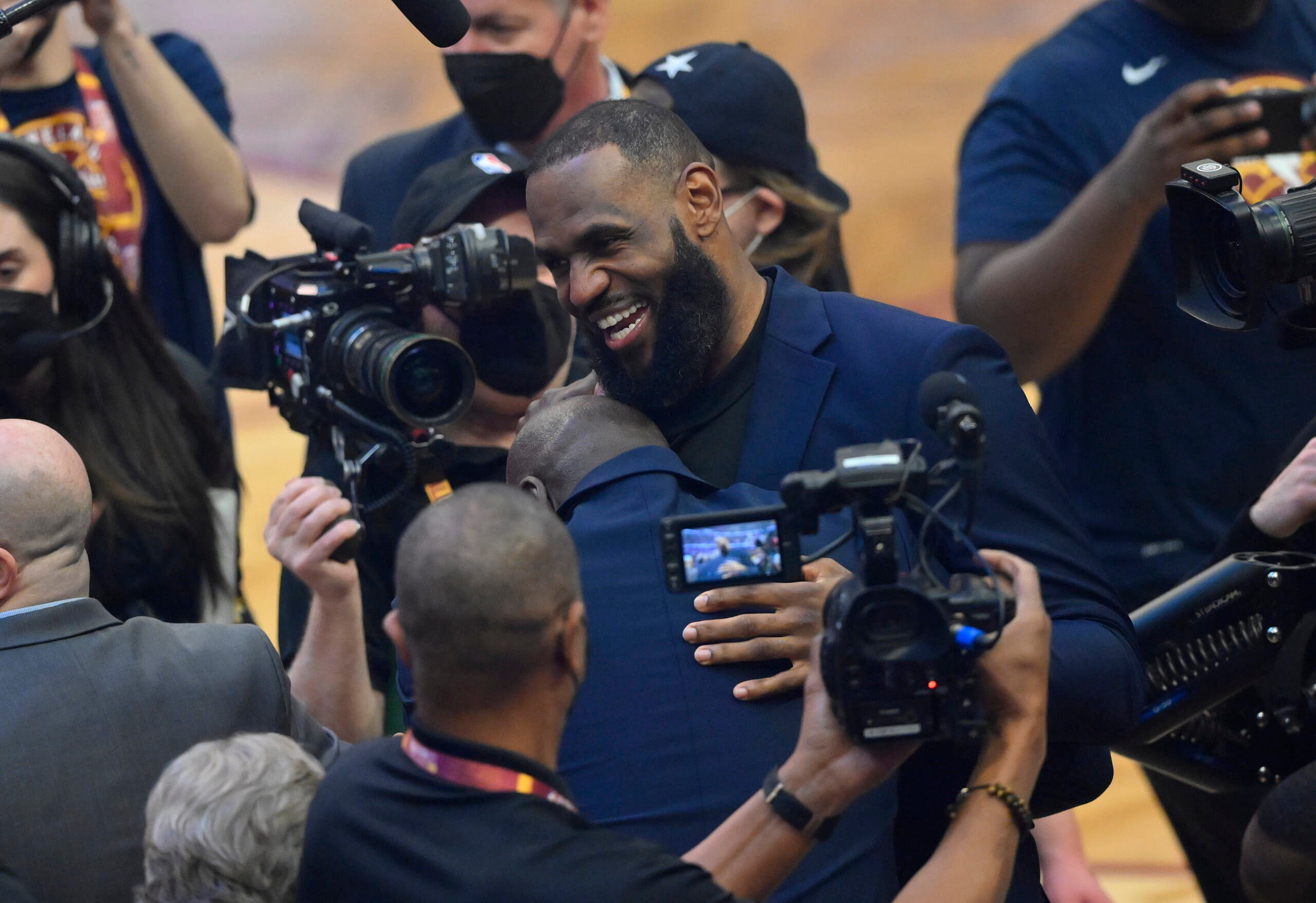 lebron james, lakers