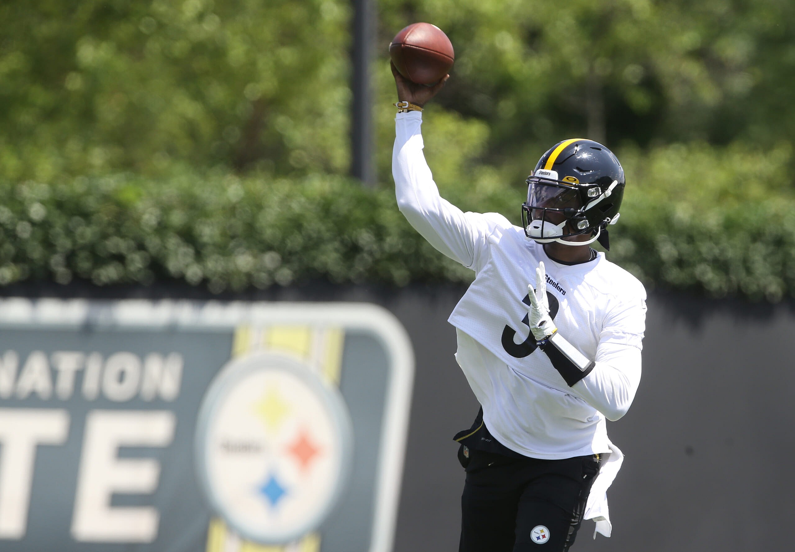 pittsburgh steelers qb dwayne haskins