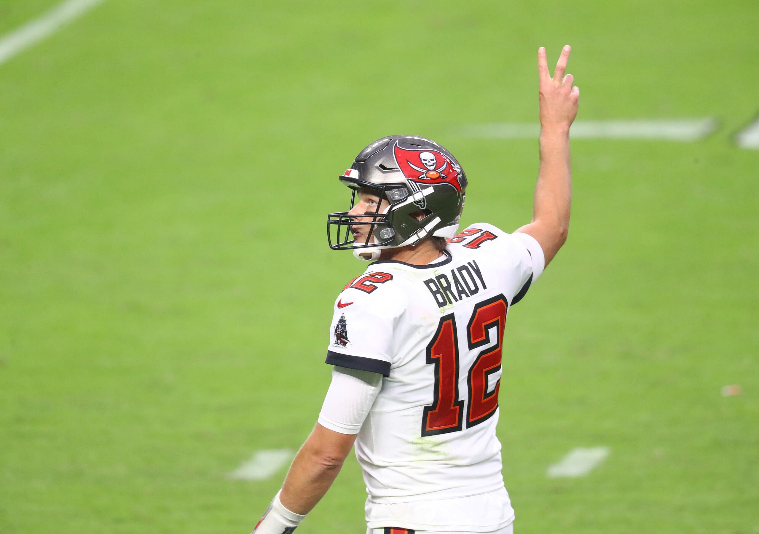 tom brady traded to the las vegas raiders