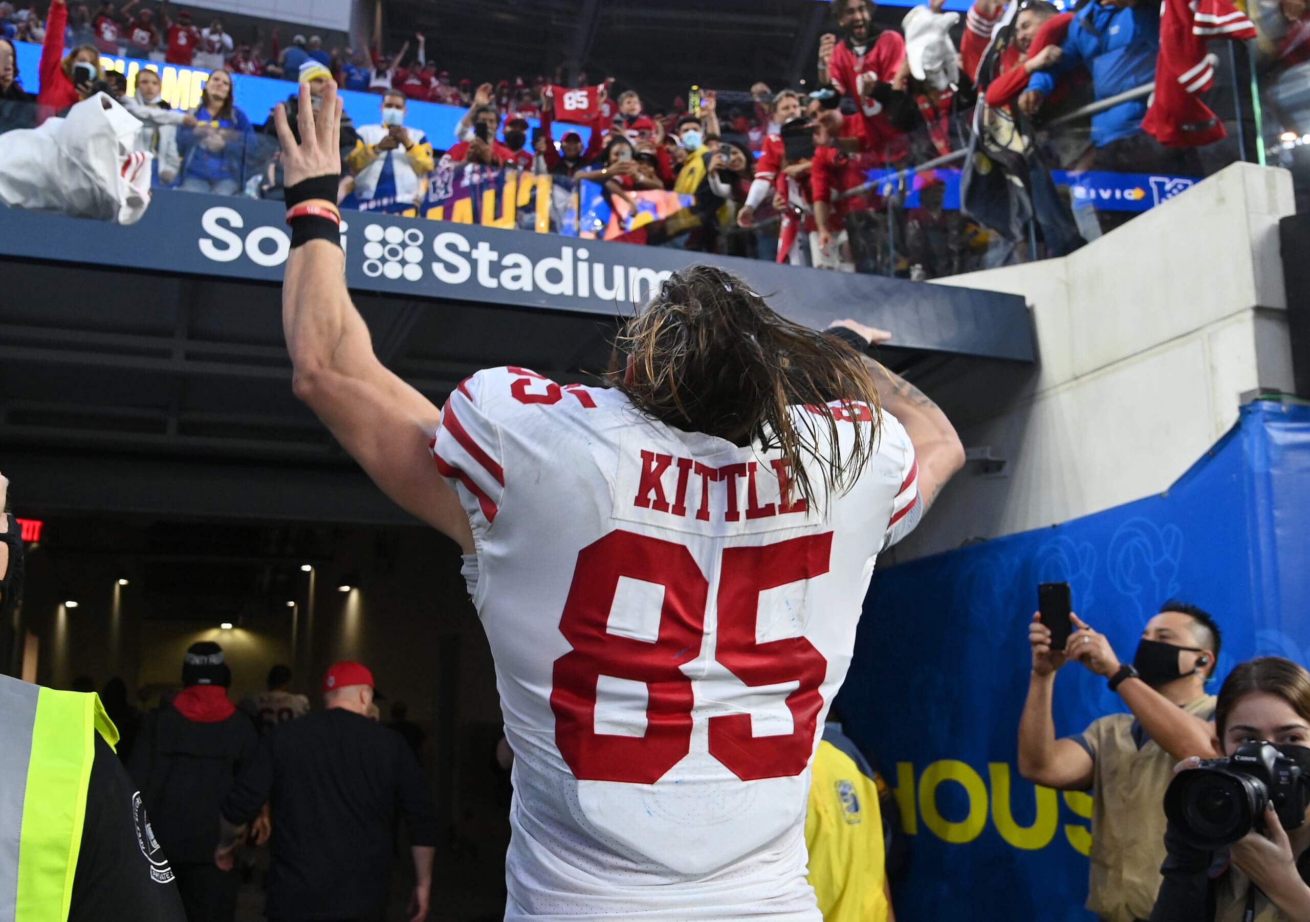 NFL: San Francisco 49ers at Los Angeles Rams