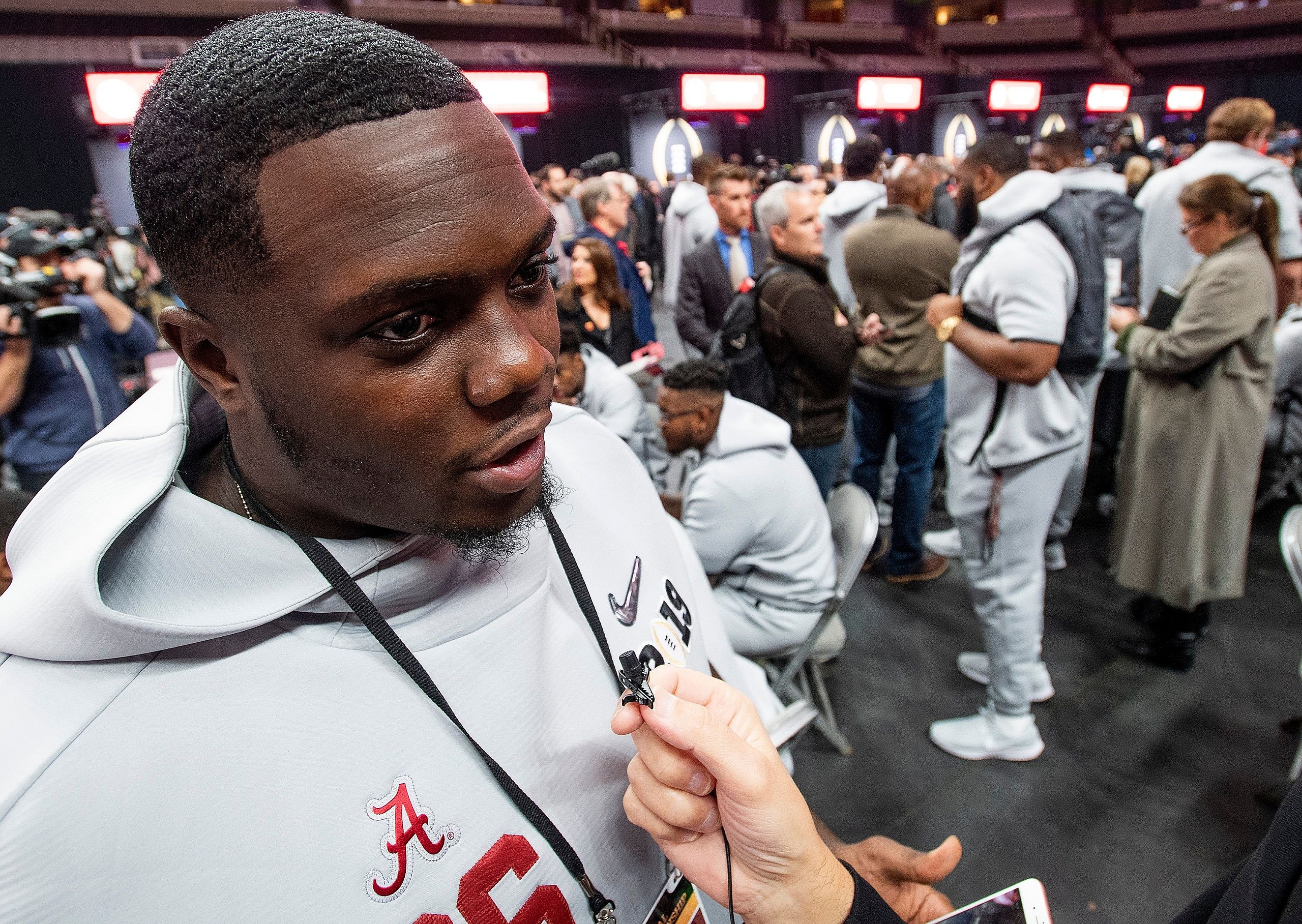 las vegas raiders' lester cotton