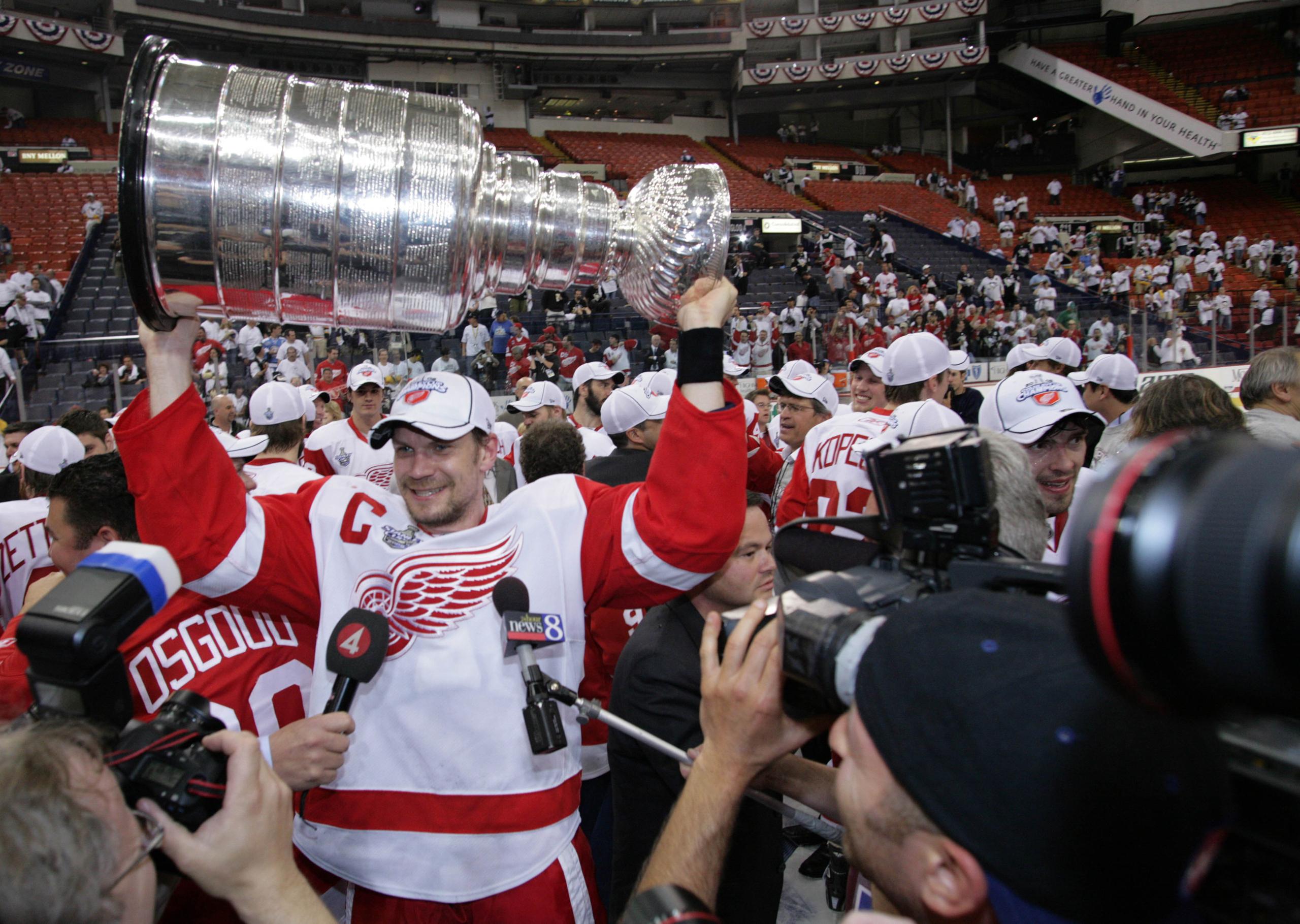 NHL: Detroit Red Wings at Pittsburgh Penguins