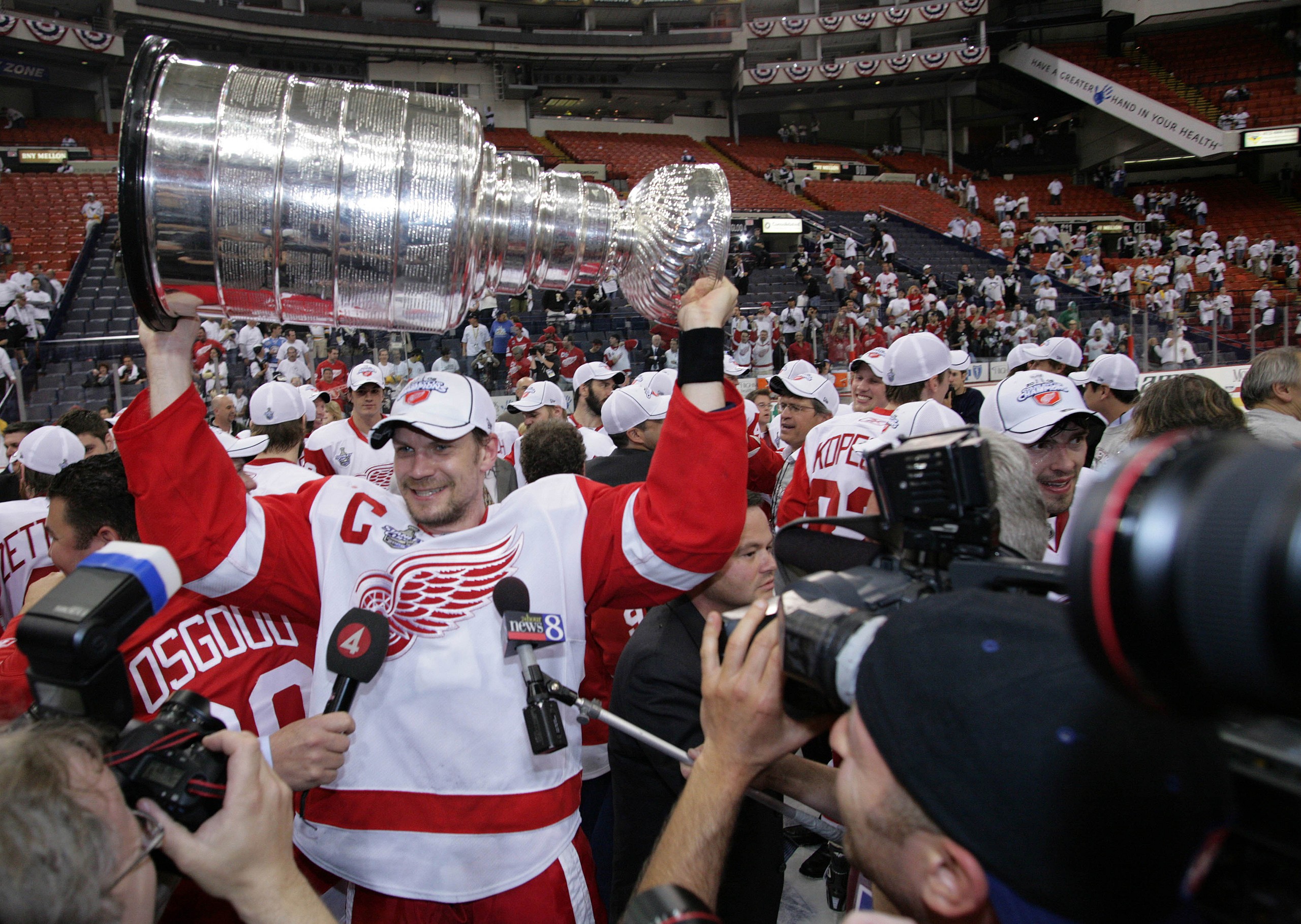 NHL: Detroit Red Wings at Pittsburgh Penguins