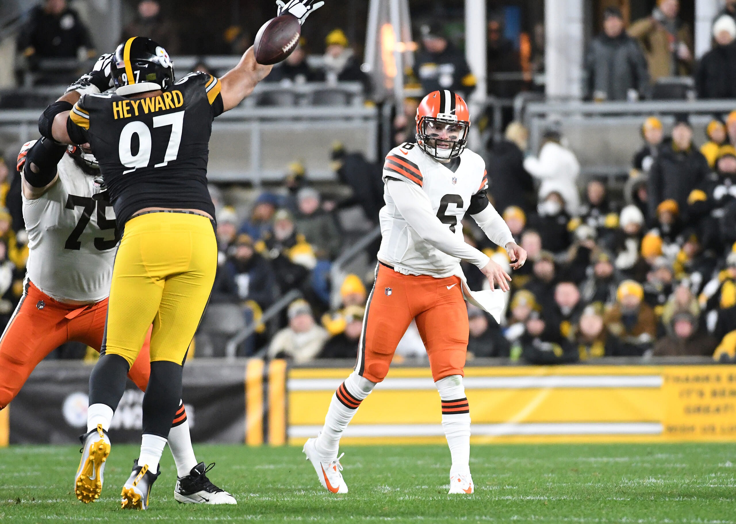 cleveland browns moving on from baker mayfield?