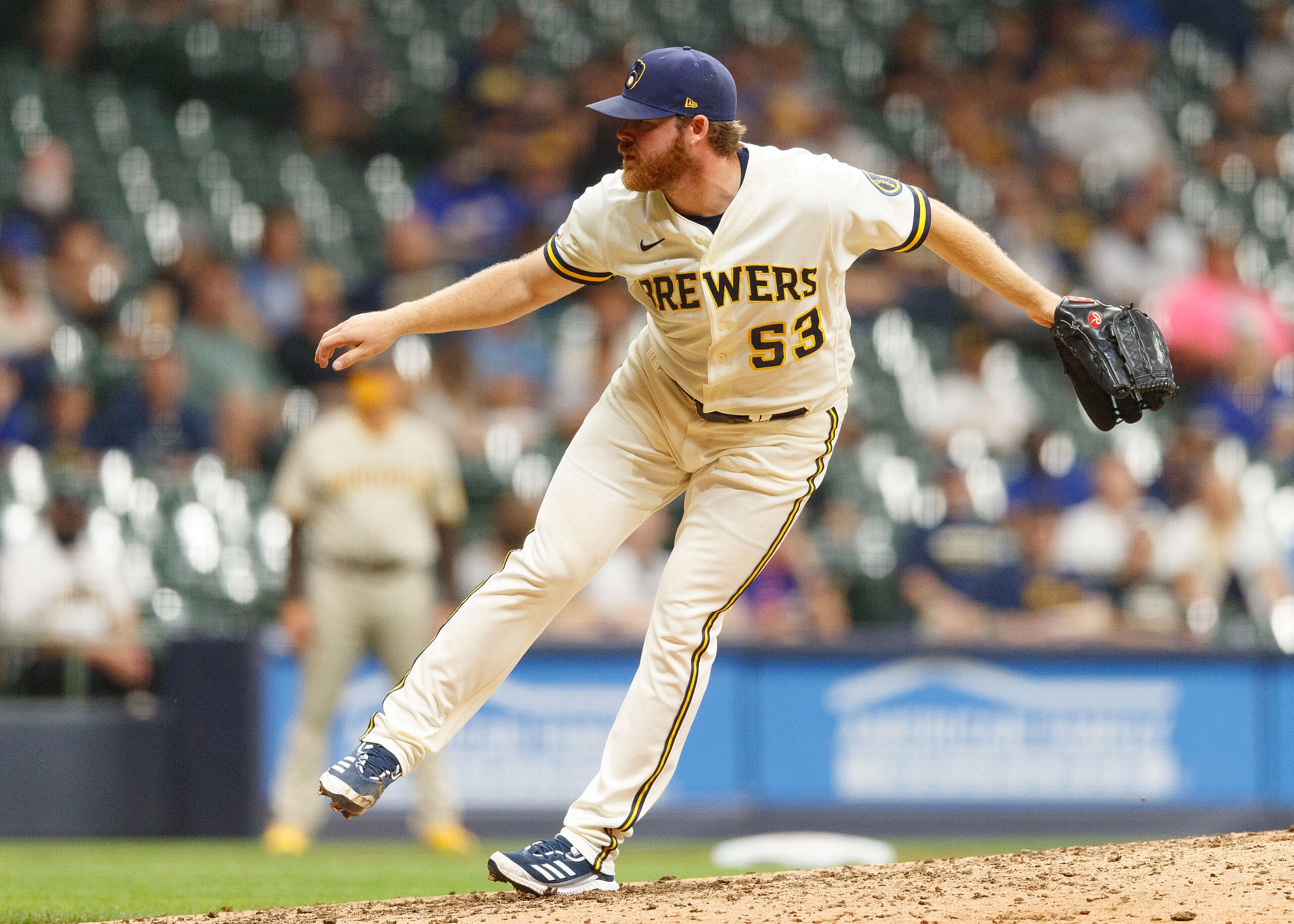milwaukee brewers pitcher brandon woodruff
