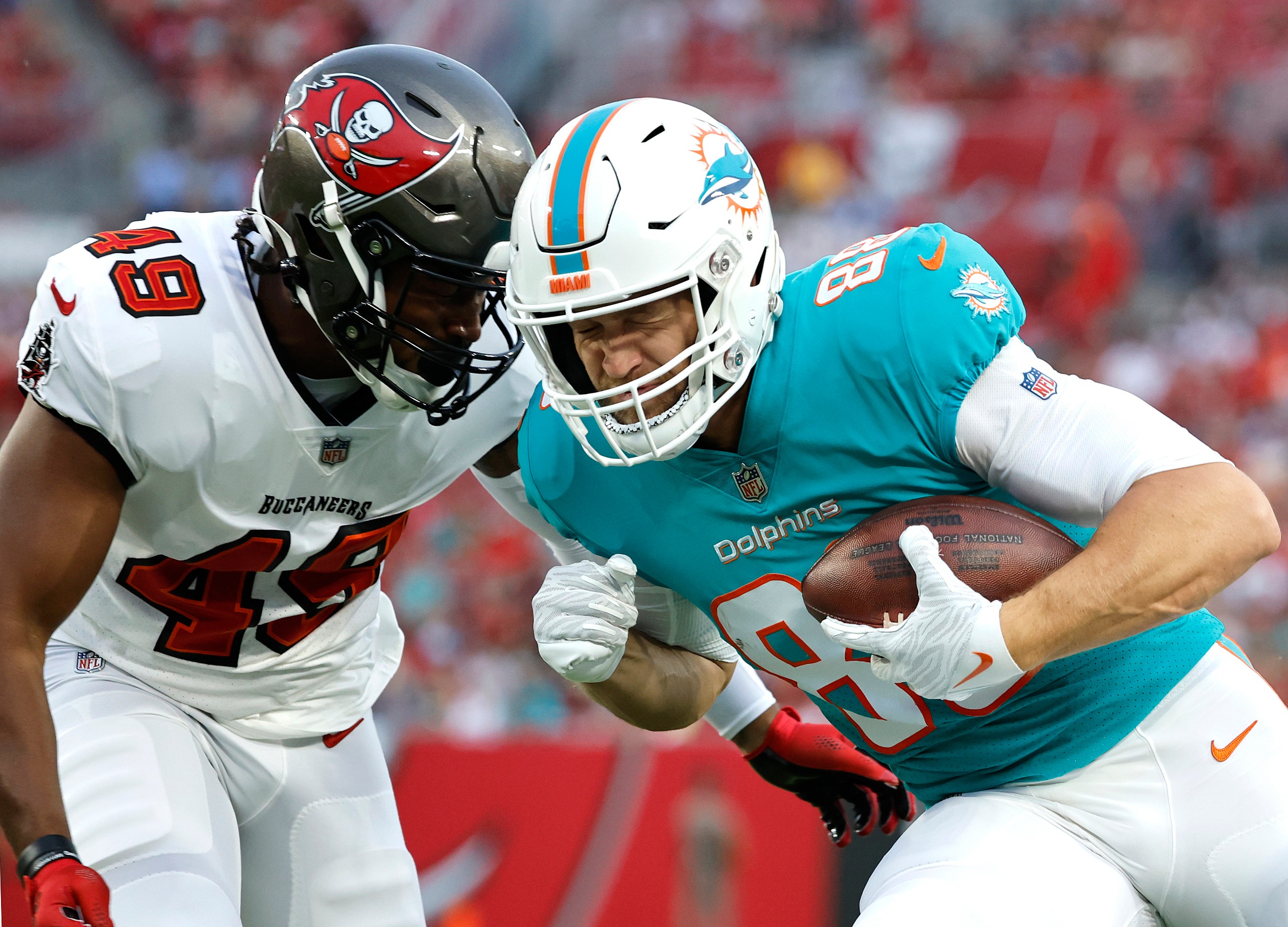 tampa bay buccaneers trade for mike gesicki