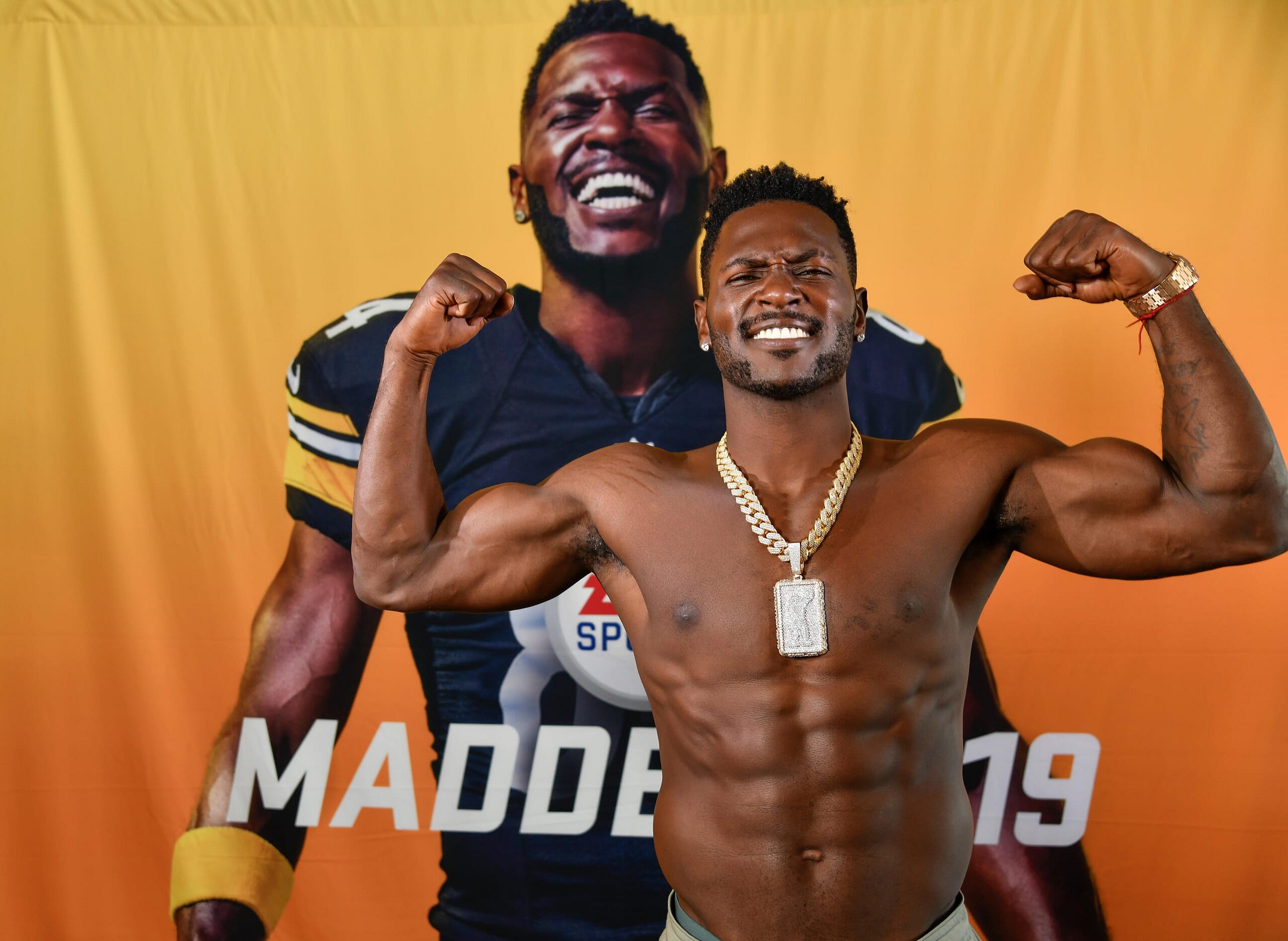 NFL: Antonio Brown-Madden 19 Cover Athlete
