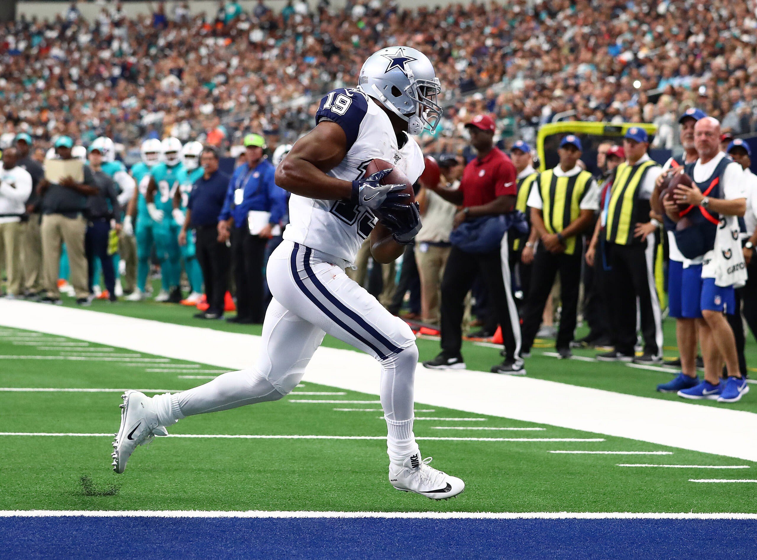 NFL: Miami Dolphins at Dallas Cowboys