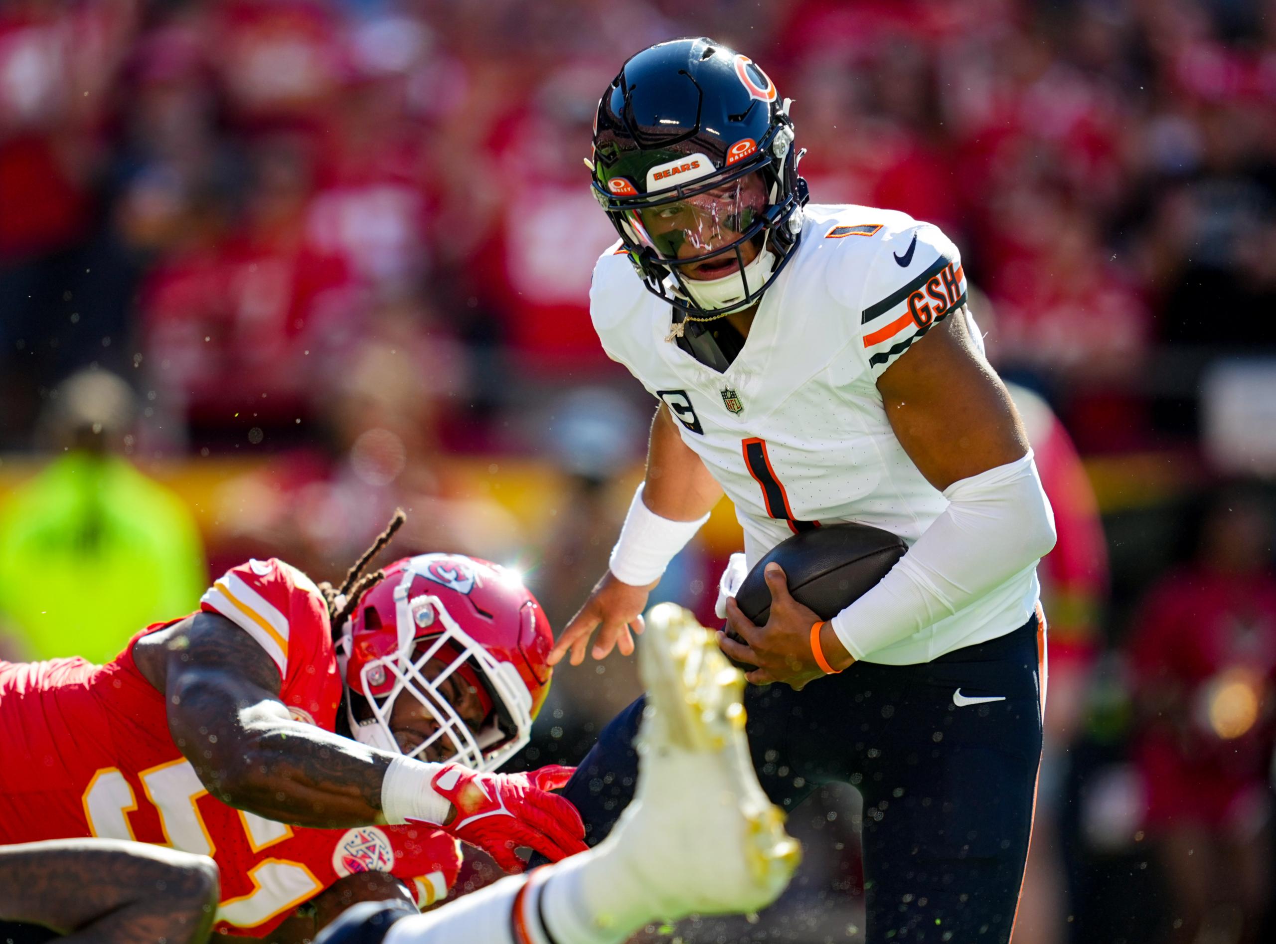 worst nfl quarterback performances week 3: justin fields