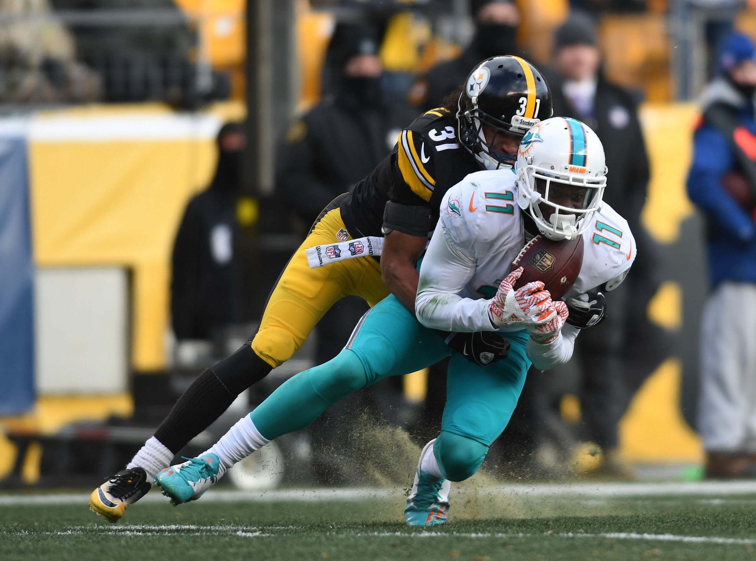 NFL: AFC Wild Card-Miami Dolphins at Pittsburgh Steelers