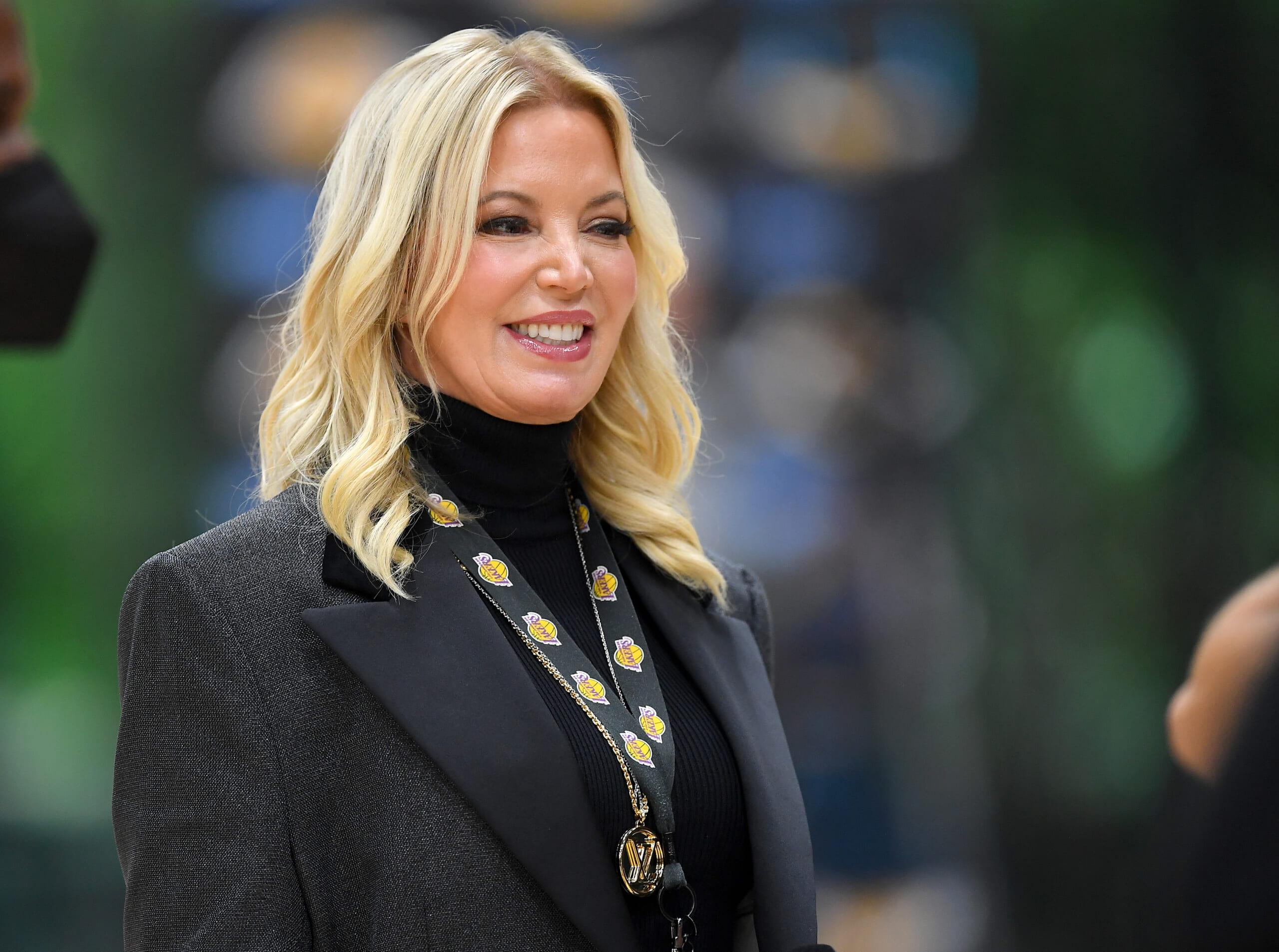 lebron james, jeanie buss, lakers