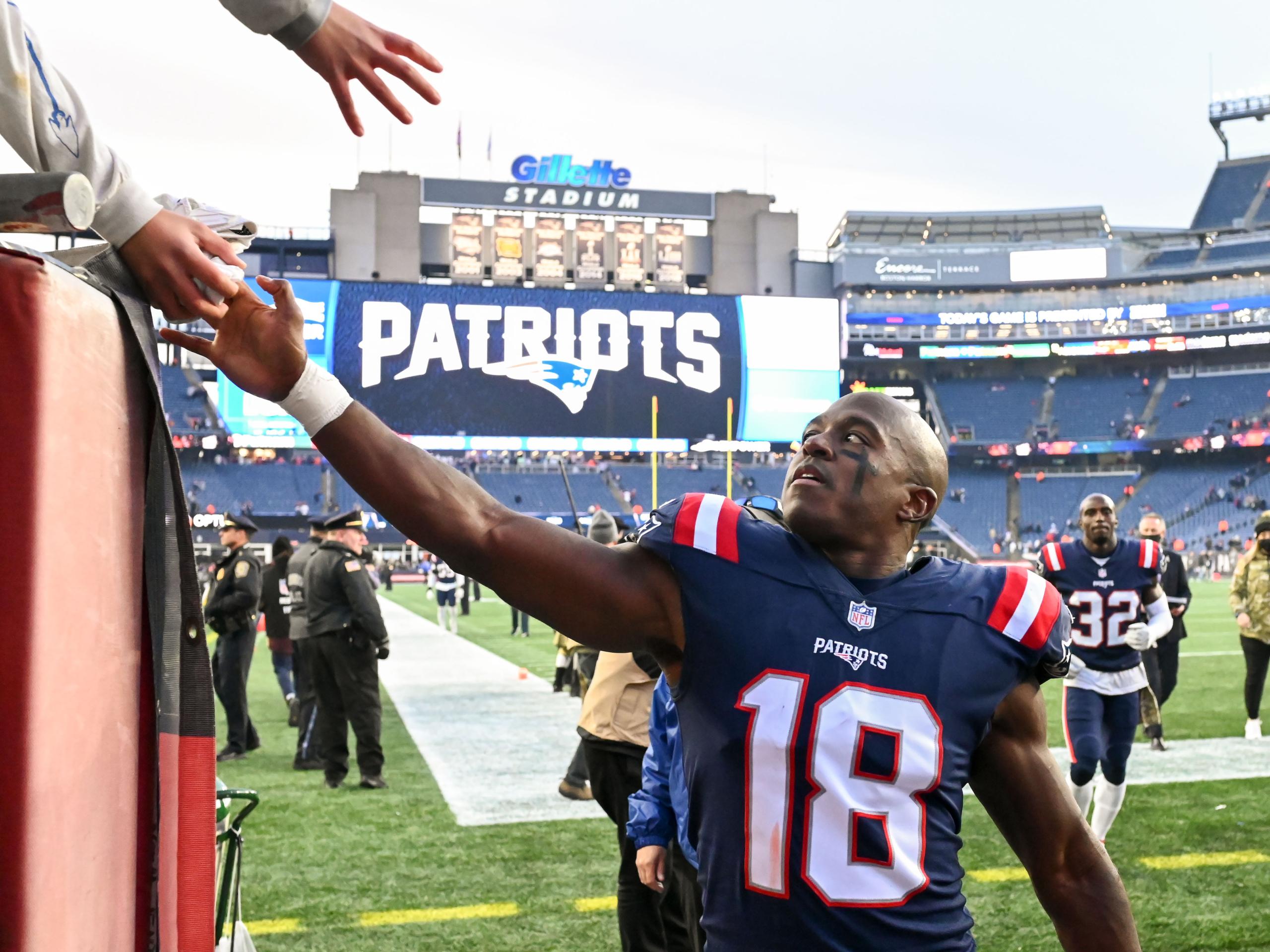 NFL: Cleveland Browns at New England Patriots