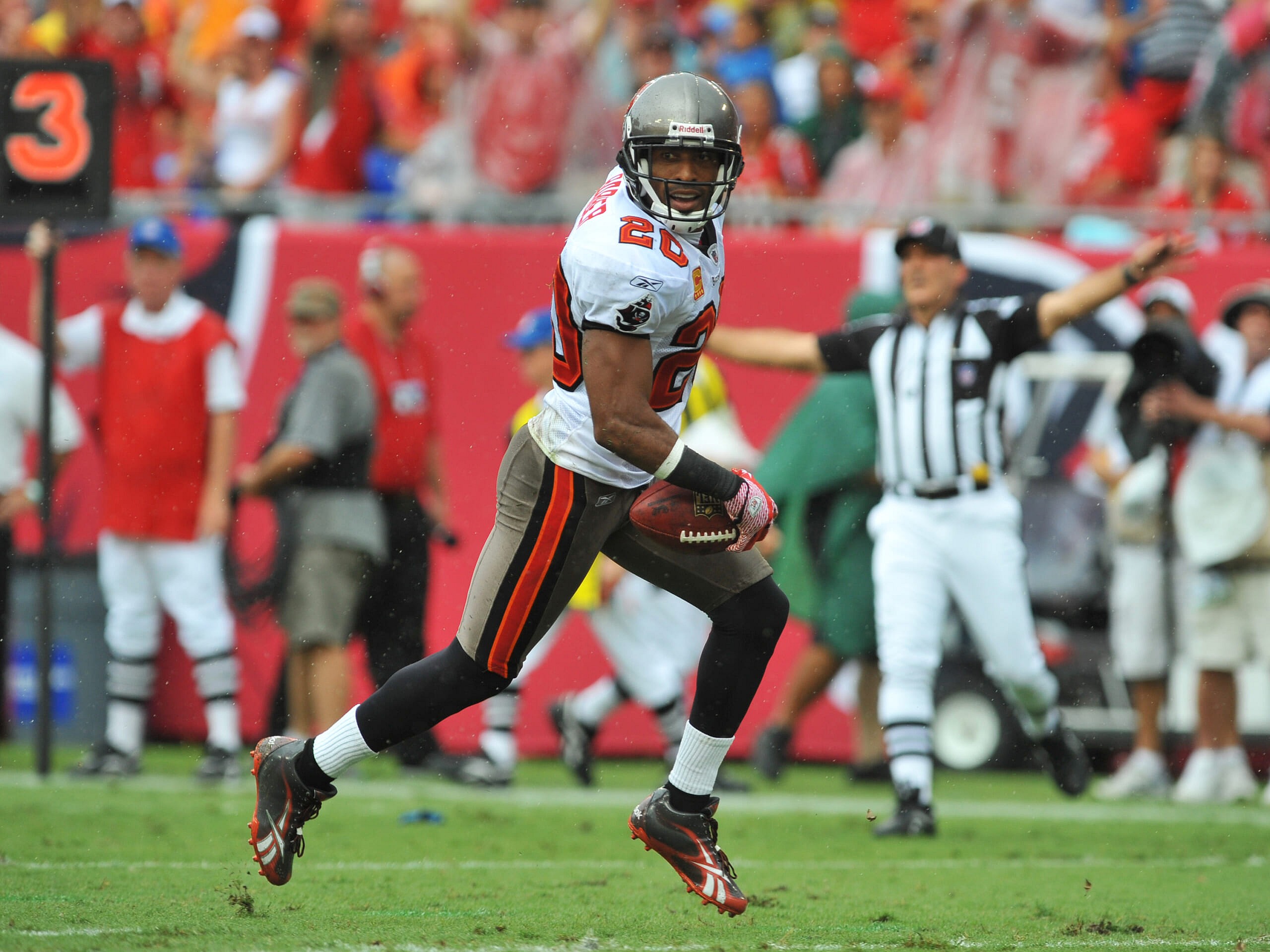 Tampa Bay Buccaneers cornerback Ronde Barber
