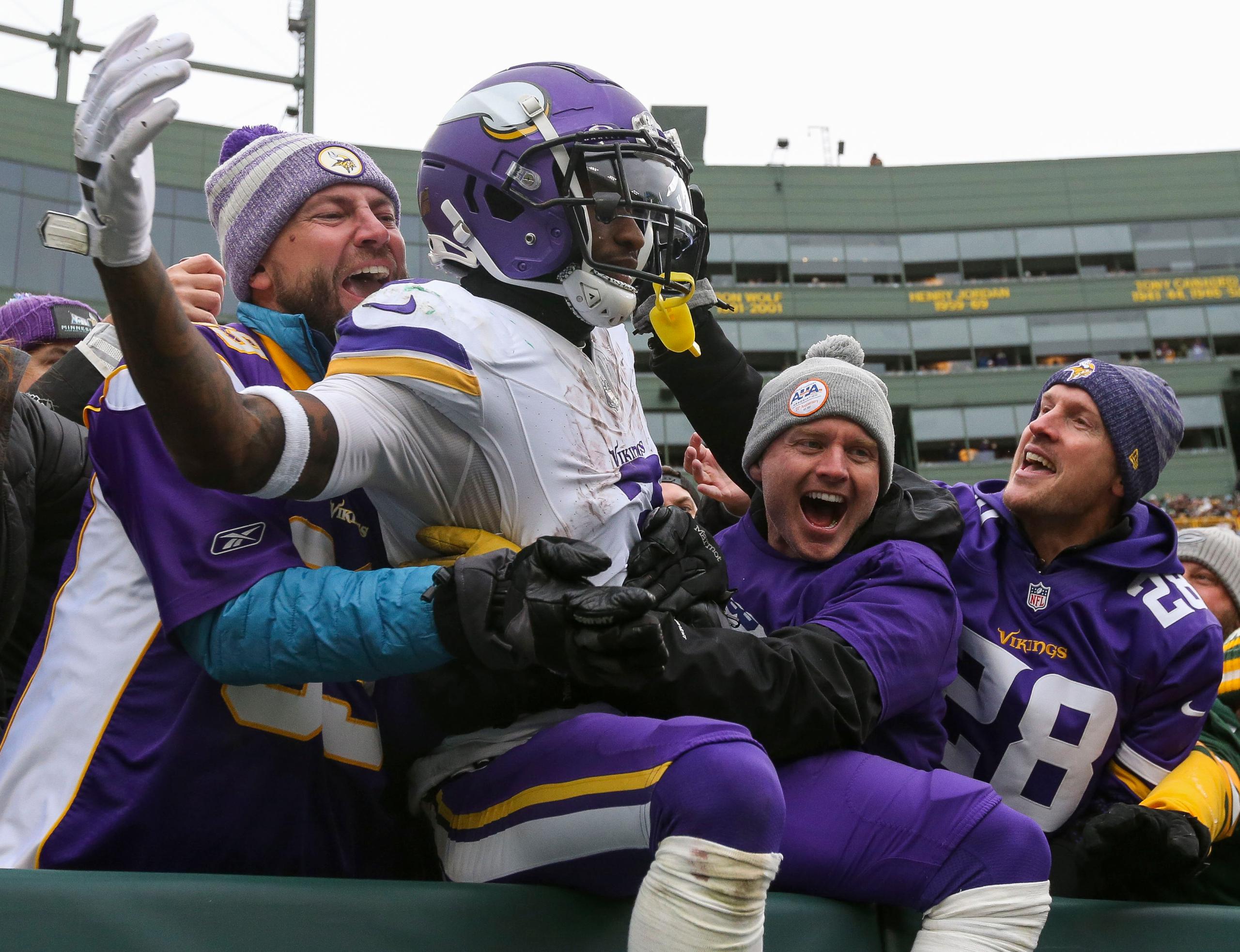 NFL: Minnesota Vikings at Green Bay Packers