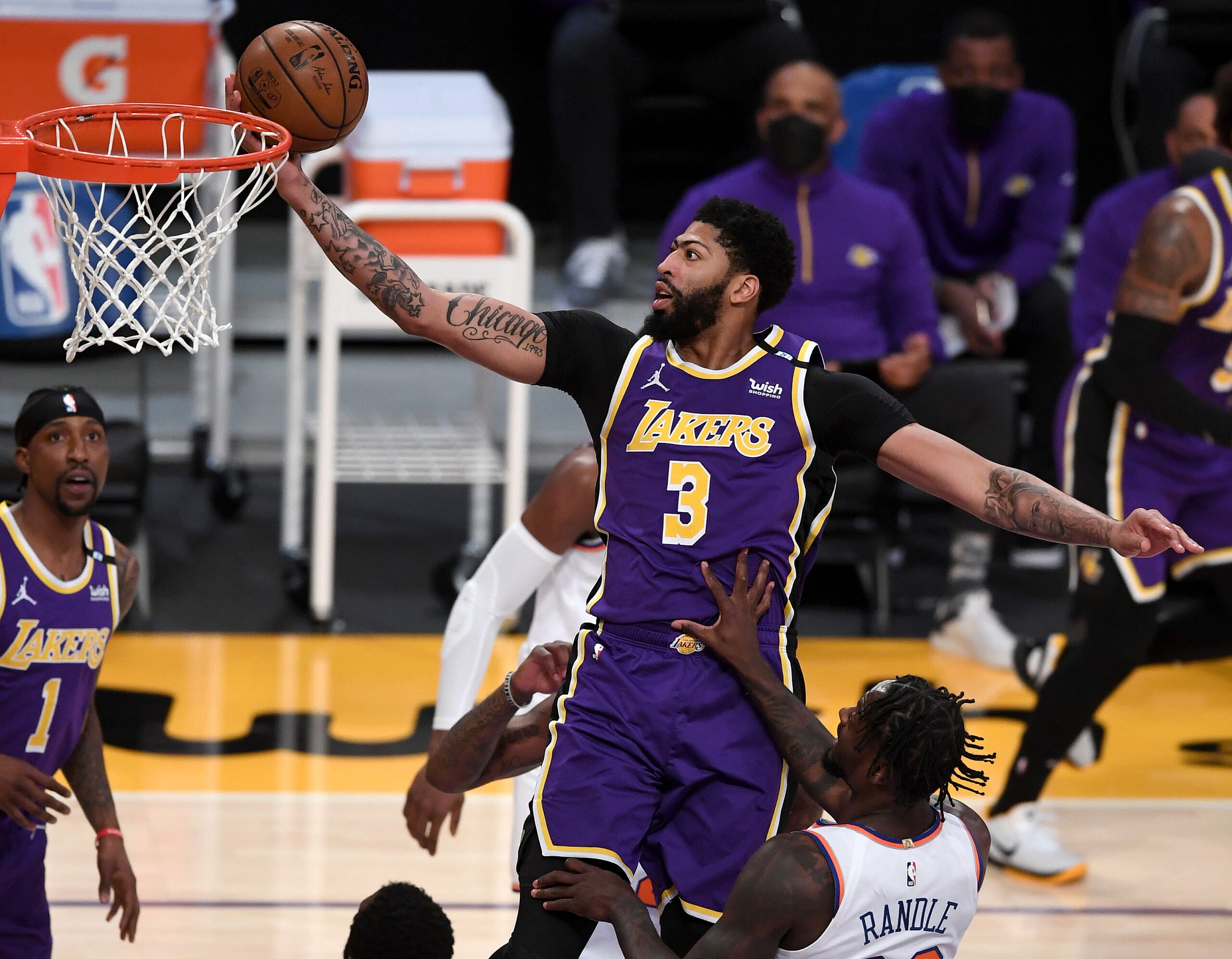 NBA: New York Knicks at Los Angeles Lakers