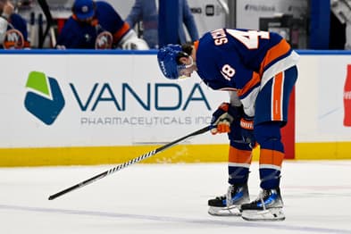 NHL: Carolina Hurricanes at New York Islanders