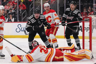 NHL: Calgary Flames at New Jersey Devils