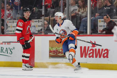 NHL: New York Islanders at New Jersey Devils