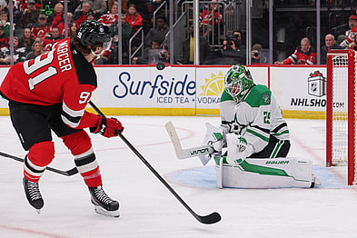 NHL: Dallas Stars at New Jersey Devils