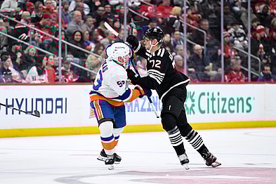 NHL: New York Islanders at New Jersey Devils