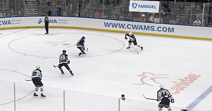 New York Islanders Zach Parise blocking a shot.