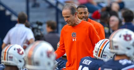 Auburn defensive coordinator Kevin Steele talks to players before the Arkansas game Saturday, Sept. 22, 2018, at Jordan-Hare Stadium in Auburn, Ala.