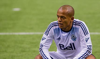 Robert Earnshaw