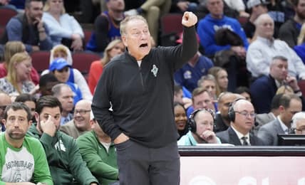 Nov 14, 2023; Chicago, Illinois, USA; Michigan State Spartans head coach Tom Izzo gestures to his team during the second half at United Center. Mandatory Credit: David Banks-USA TODAY Sports