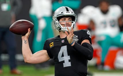 Derek Carr hits Nelson Agholor for insane, 85-yard TD in Week 16