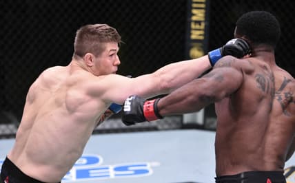Martvin Vettori defeats Karl Roberson