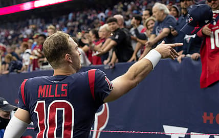 Davis Mills