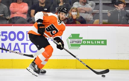 Sep 28, 2021; Philadelphia, Pennsylvania, USA; Philadelphia Flyers center Derick Brassard (19) against the New York Islanders at Wells Fargo Center. Mandatory Credit: Eric Hartline-USA TODAY Sports