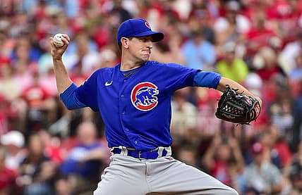 Jun 24, 2022; St. Louis, Missouri, USA;  Chicago Cubs starting pitcher Kyle Hendricks (28) pitches against the St. Louis Cardinals during the first inning at Busch Stadium. Mandatory Credit: Jeff Curry-USA TODAY Sports