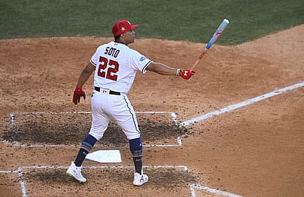 Jul 18, 2022; Los Angeles, CA, USA; Washington Nationals right fielder Juan Soto (22) bats during the second round of the 2022 Home Run Derby at Dodgers Stadium. Mandatory Credit: Orlando Ramirez-USA TODAY Sports