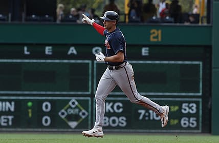 Aug 10, 2023; Pittsburgh, Pennsylvania, USA; Atlanta Braves first baseman Matt Olson (28) gestures as he circles the bases on a solo home run against the Pittsburgh Pirates during the third inning at PNC Park. Mandatory Credit: Charles LeClaire-USA TODAY Sports
