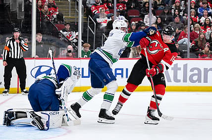 NHL: Vancouver Canucks at New Jersey Devils