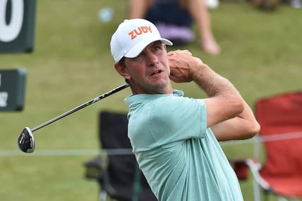 Lucas Glover on the range