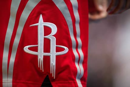 Rockets-logo-during-game-against-mavericks
