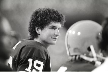 NFL History: 5 Players That Went Broke: Browns Bernie Kosar
