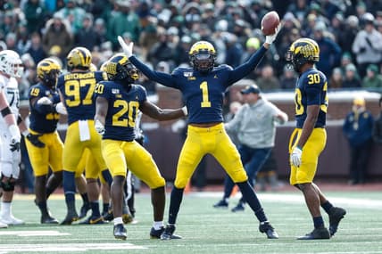 Michigan CB Ambry Thomas picks off pass against Michigan State