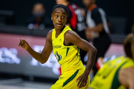 WATCH: Jewell Loyd sinks OT buzzer beater, Seattle Storm push win streak to 6