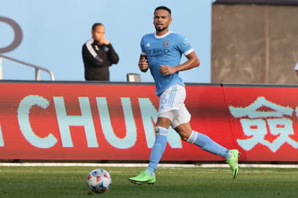 Jul 25, 2021; New York, New York, USA; New York City FC defender Alexander Callens (6) controls the ball against the Orlando City during the first half at Yankee Stadium. Mandatory Credit: Vincent Carchietta-USA TODAY Sports